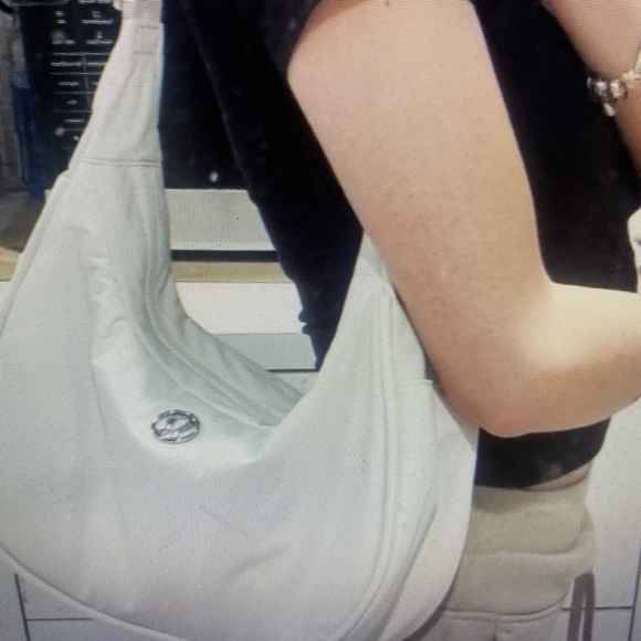 Lululemon Athletica Cream Hobo Shoulder Bag - Picture 2 of 2